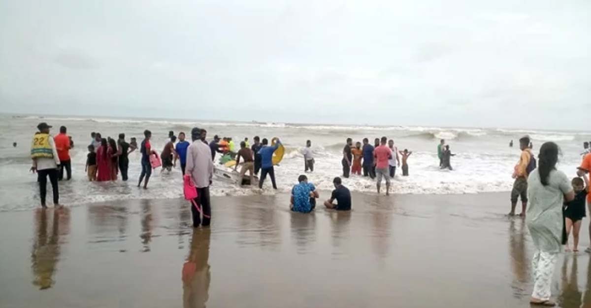 বিশ্বের দীর্ঘতম অবিচ্ছিন্ন প্রাকৃতিক বালুময় সমুদ্র সৈকত কক্সবাজার